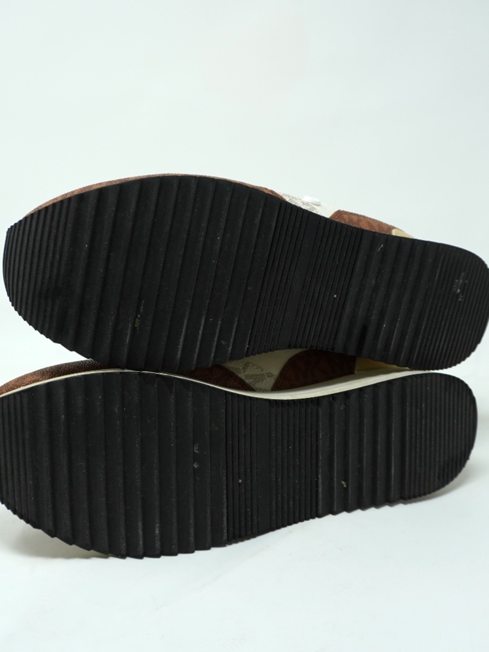 Michael Kors Mariah Tan & White Trainers, Size 8.5 - Picture 2 of 4